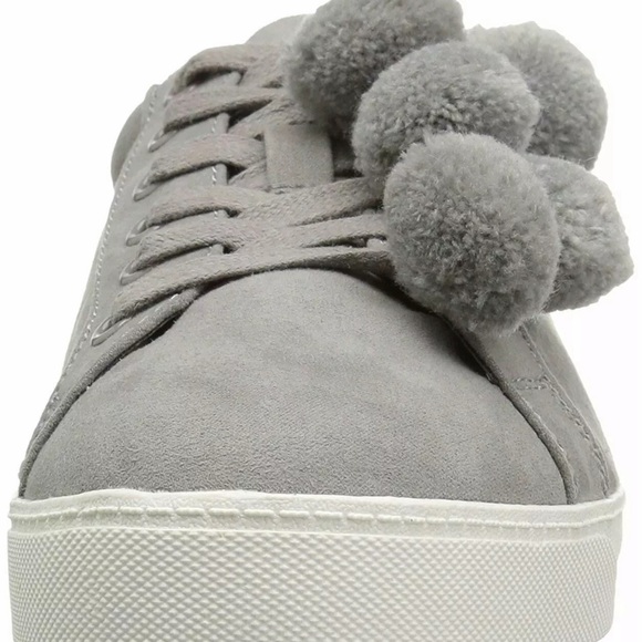 NWT Circus by Sam Edelman Grey Frost Pom Pom Lace - Picture 4 of 6